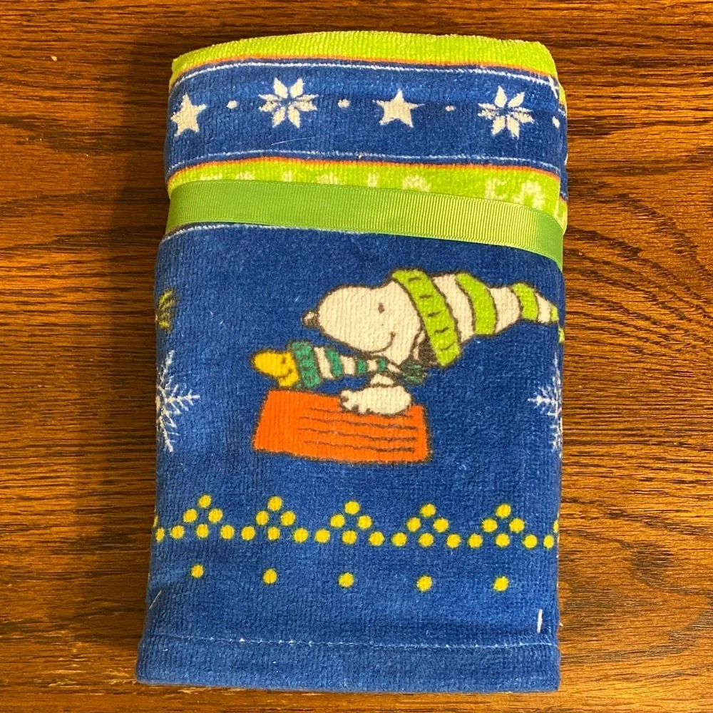 Peanuts Snoopy Holiday Hand Towels blue & green